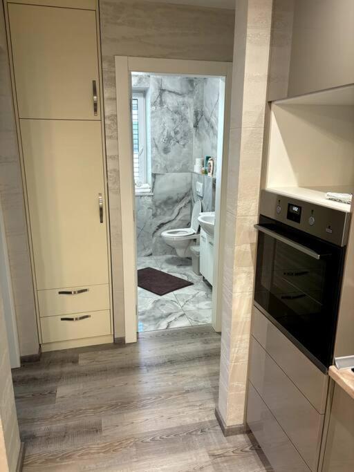 Moste With Pool & Ev Station Apartamento