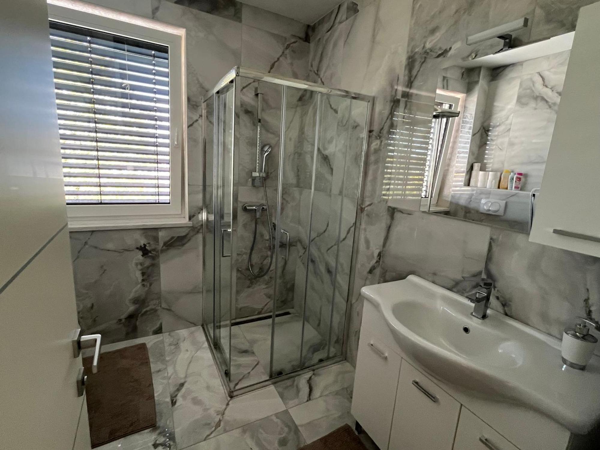 Apartamento Moste With Pool & Ev Station *