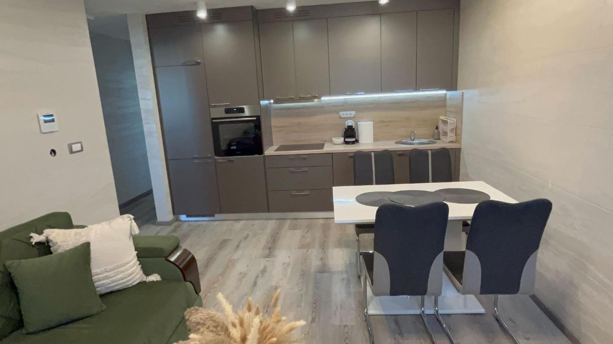 Apartamento Moste With Pool & Ev Station Liubliana